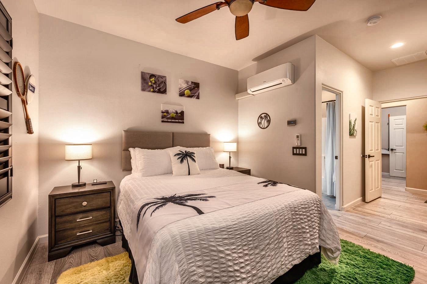 Indian Wells Casita with queen bed, tennis artwork and ensuite bath